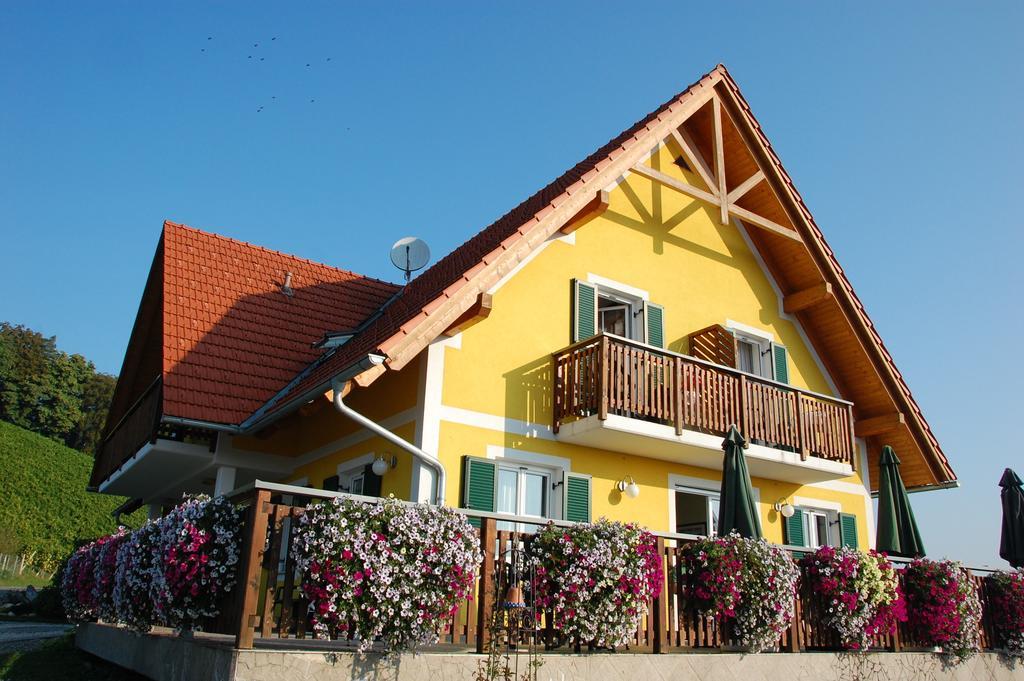 Weingut-Gaestehaus Birnstingl Gamlitz Phòng bức ảnh